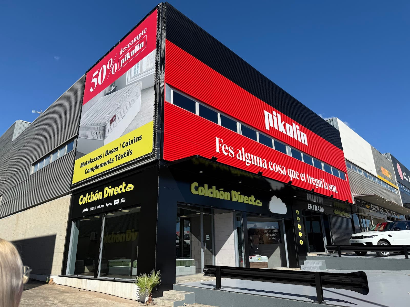 Fachada de la tienda ColchonDirect en Badalona
